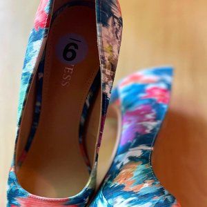 GUESS Women's Cacei Pump